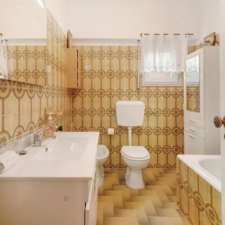 Elegant Vintage House With Barbecue Holiday home Cascais