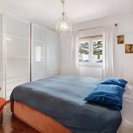 Elegant Vintage House With Barbecue